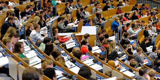 Studierende im Hörsaal Studierende im Hörsaal