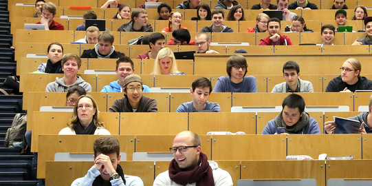 Studierende im Hörsaal Studierende im Hörsaal